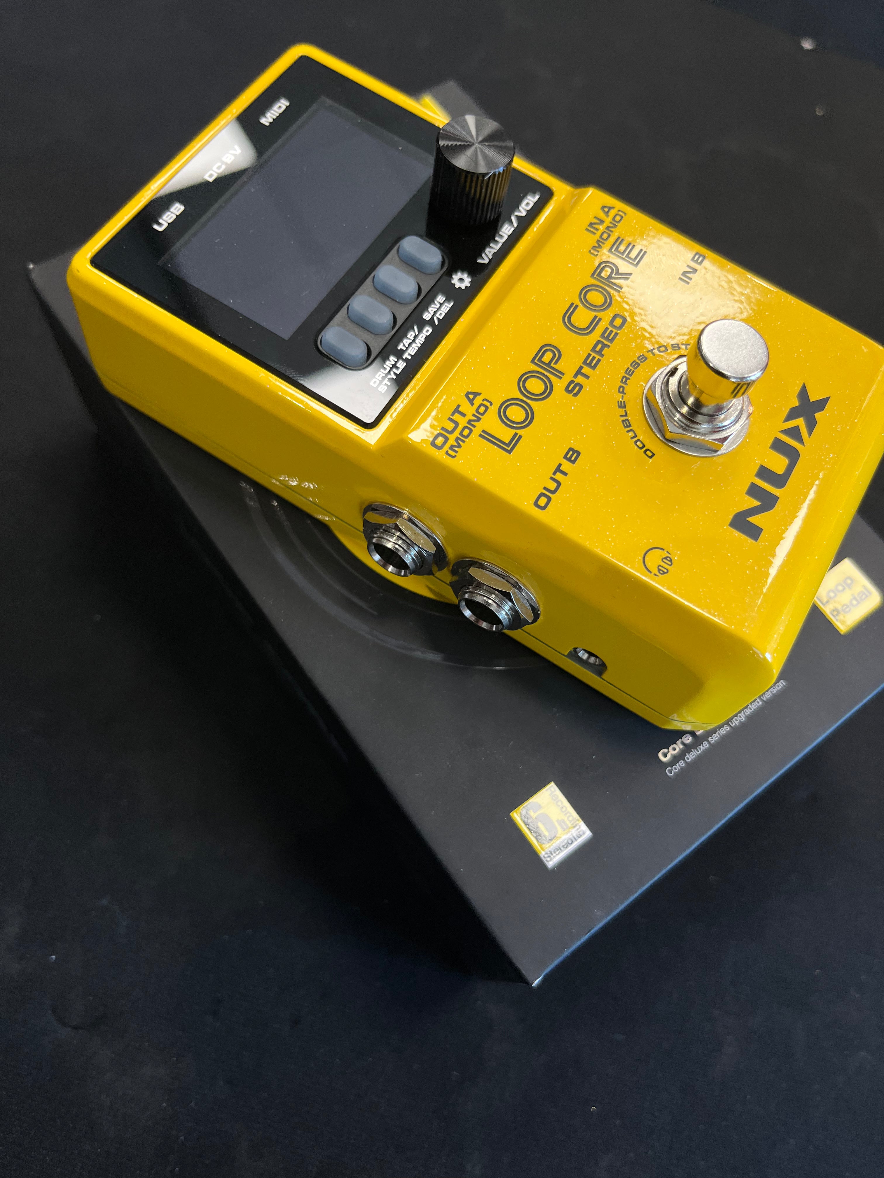 NUX Loop Core Stereo Pre-owned with Box
