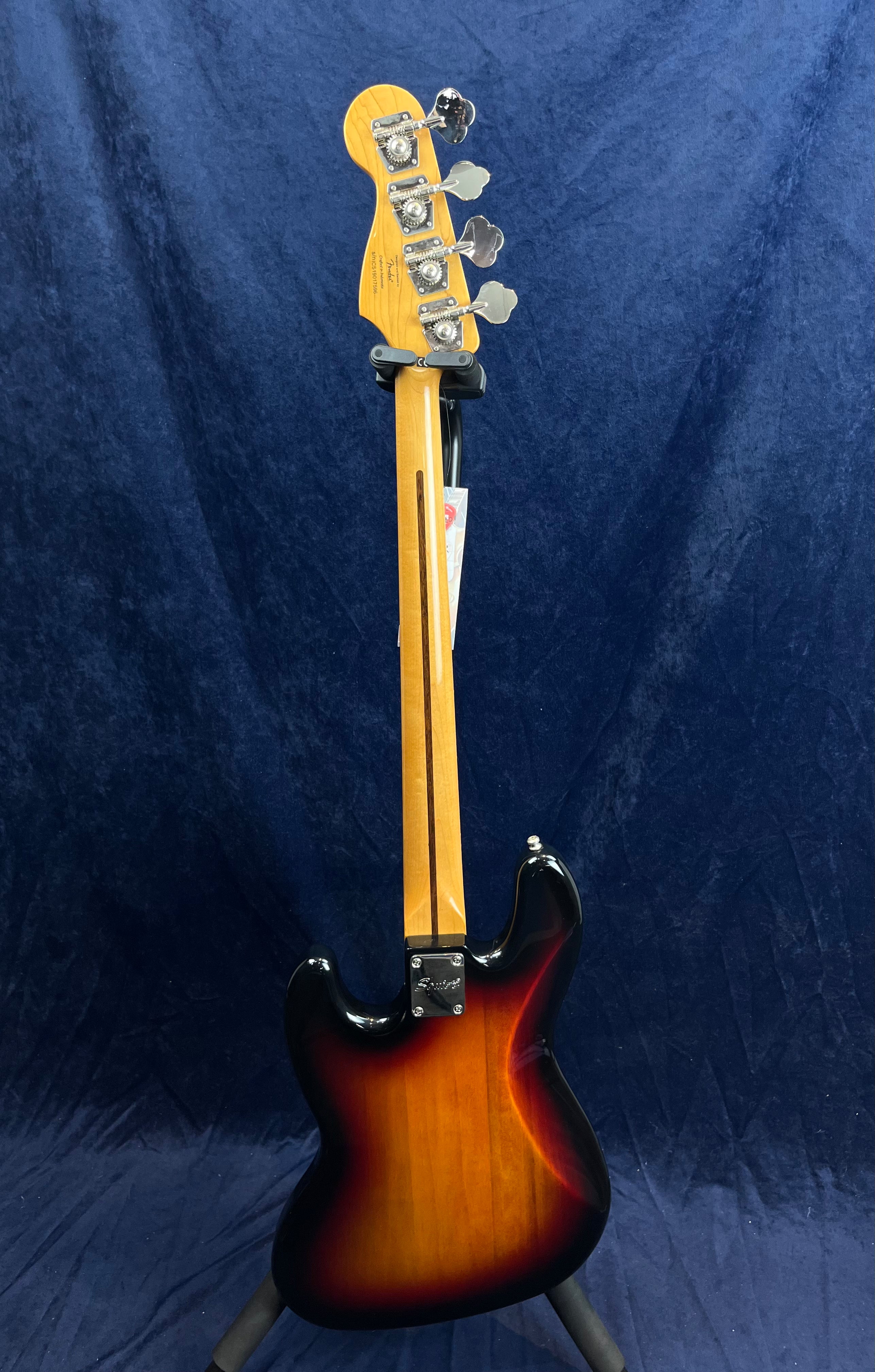 Squier Classic Vibe '60s Fretless Jazz Bass in 3 Tone Sunburst Pre-owned