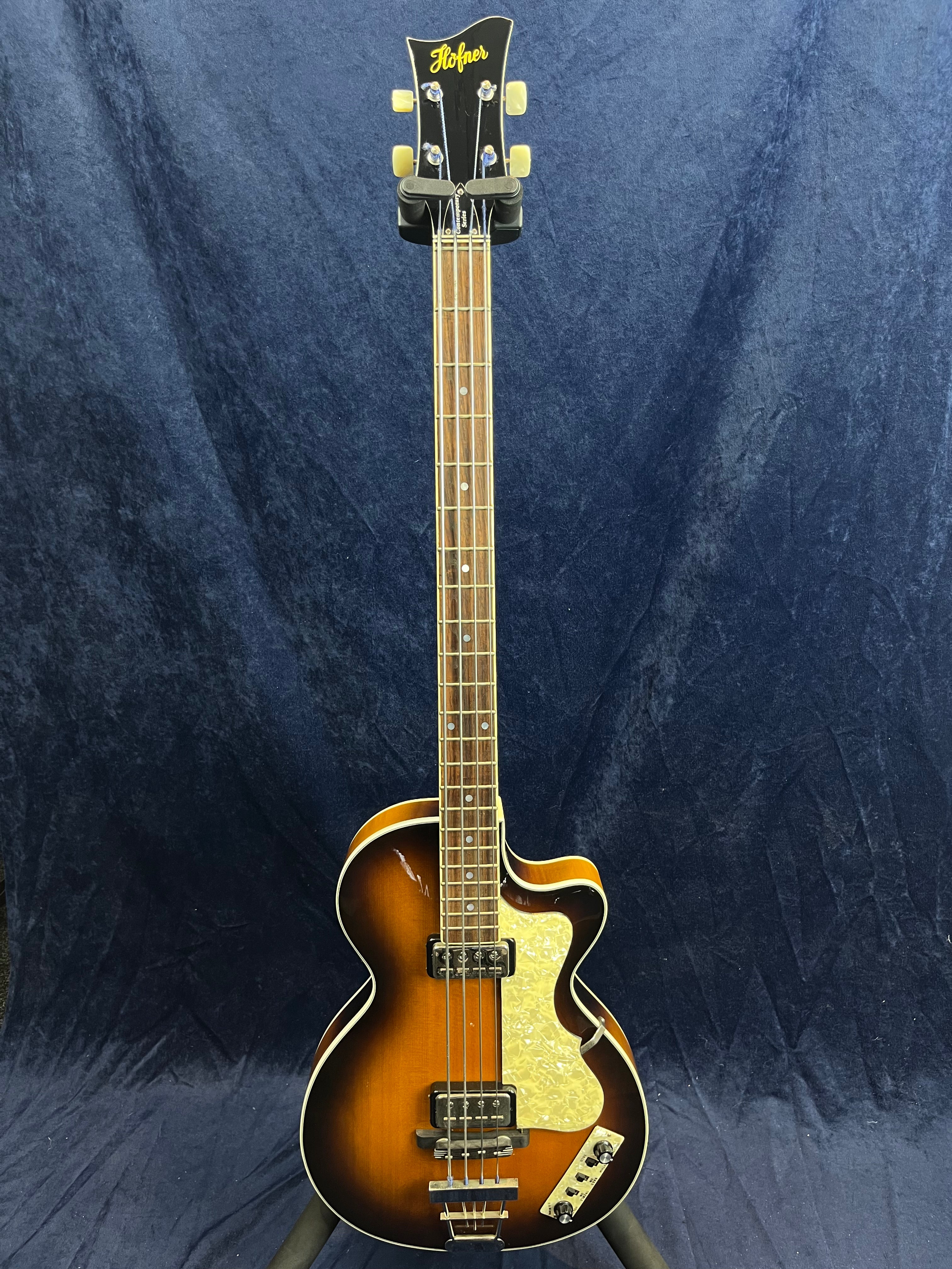 Hofner HCT-500/2-SB Club-Bass in 2 Tone Sunburst Pre-owned