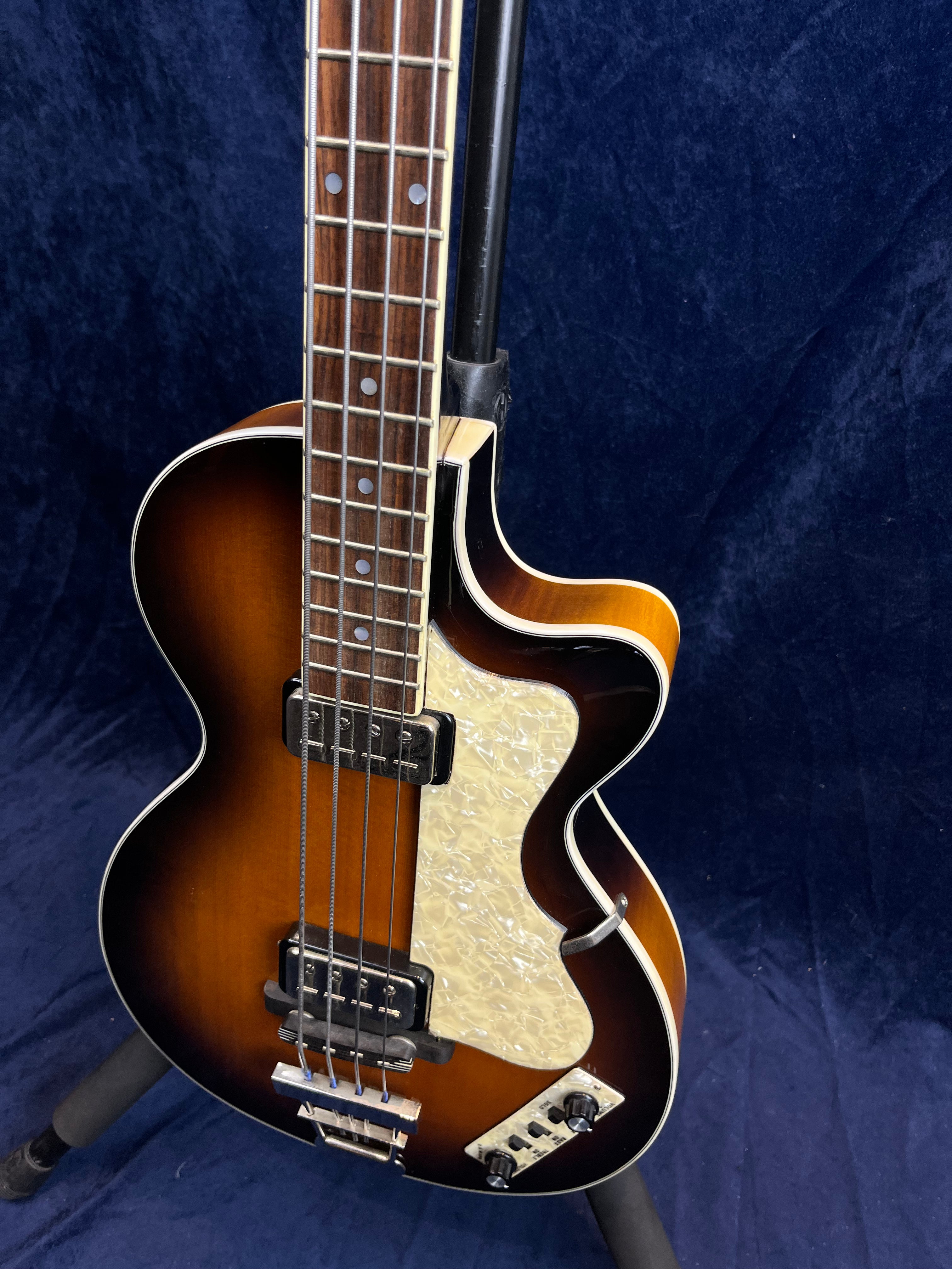 Hofner HCT-500/2-SB Club-Bass in 2 Tone Sunburst Pre-owned