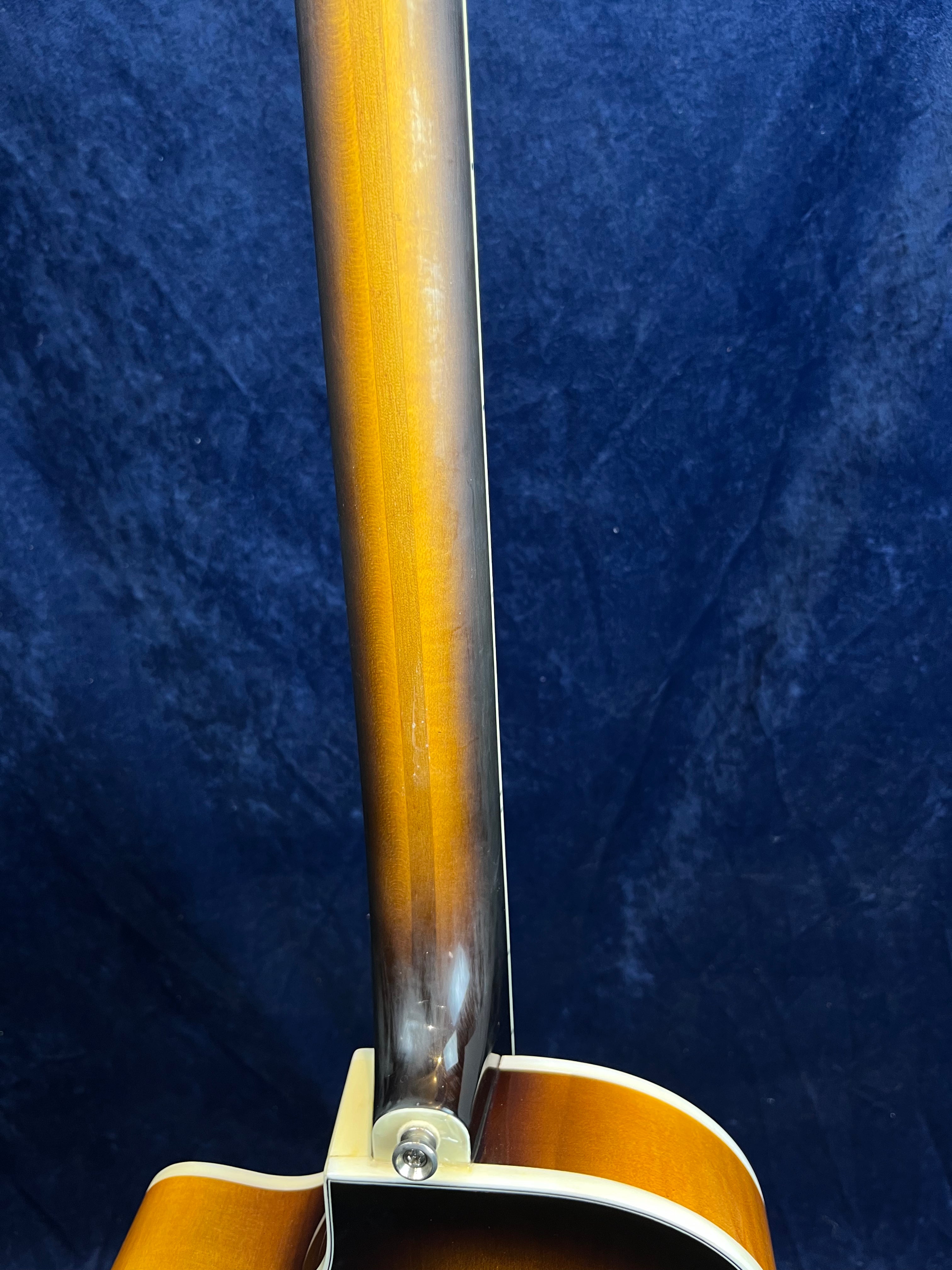 Hofner HCT-500/2-SB Club-Bass in 2 Tone Sunburst Pre-owned