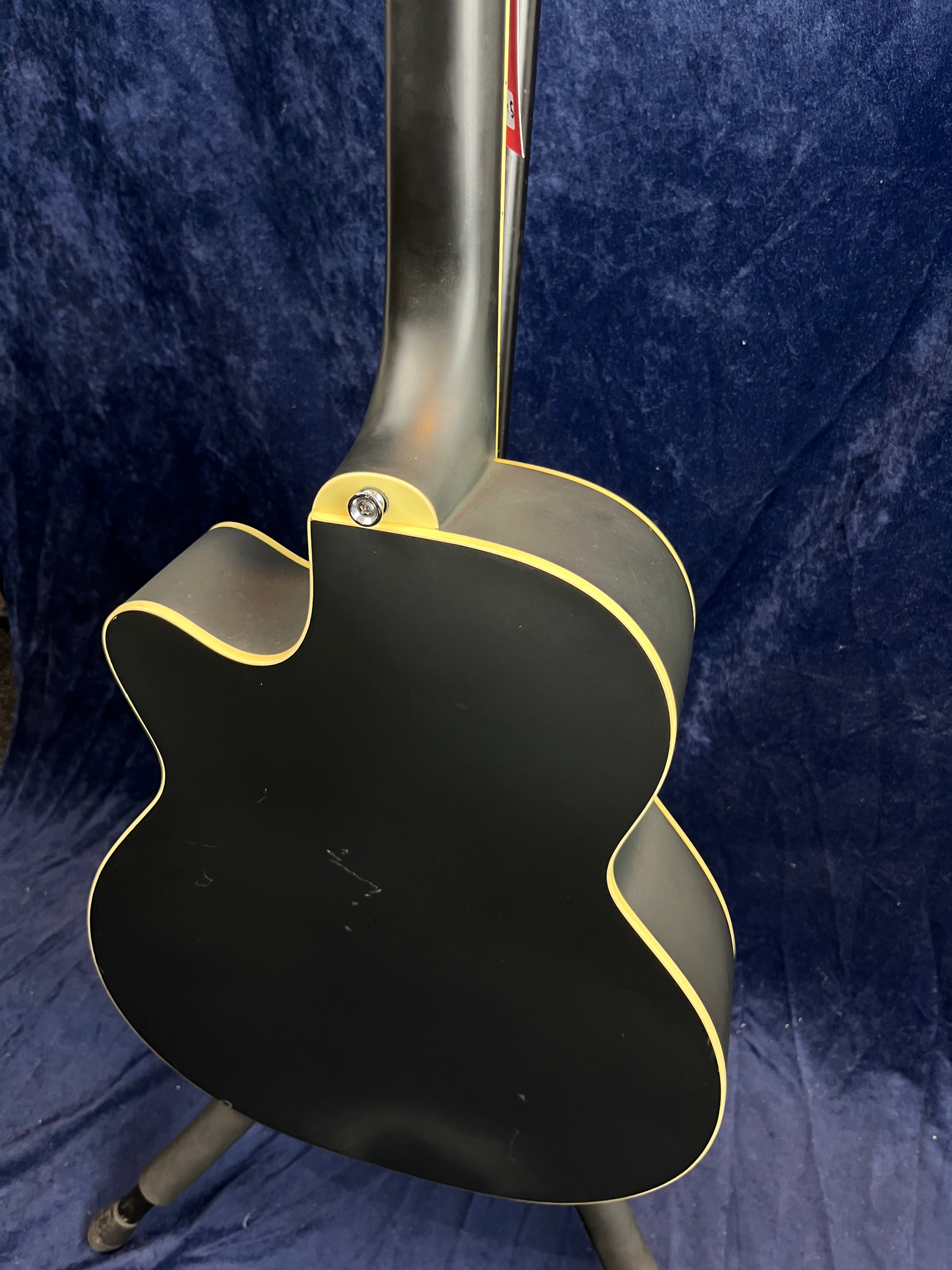 Ozark 3515E Electro Resonator in Black with Bag Pre-owned