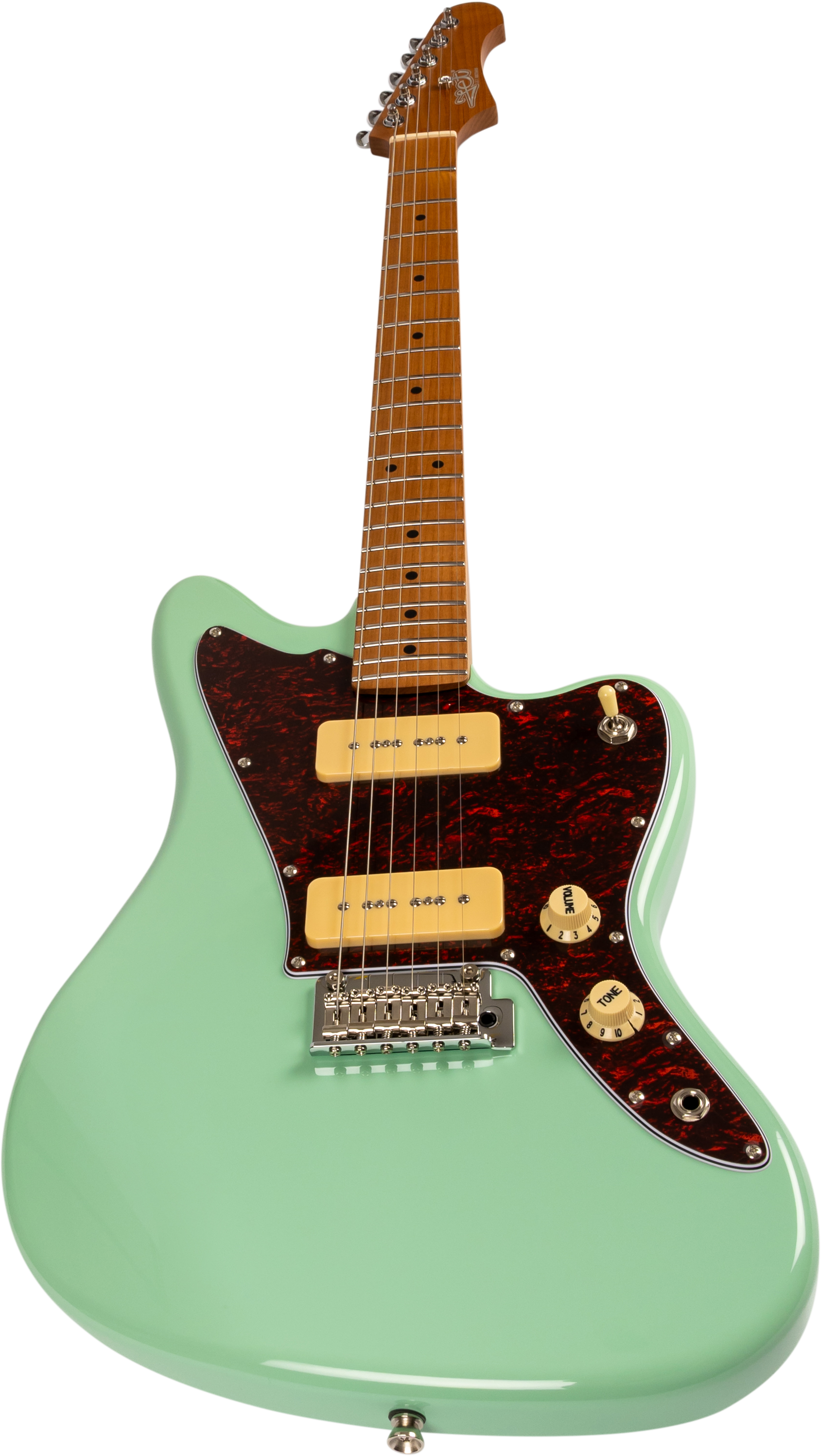 Guitare électrique verte à deux micros crème, plaque de protection marron foncé, boutons de réglage crème et manche en bois clair.