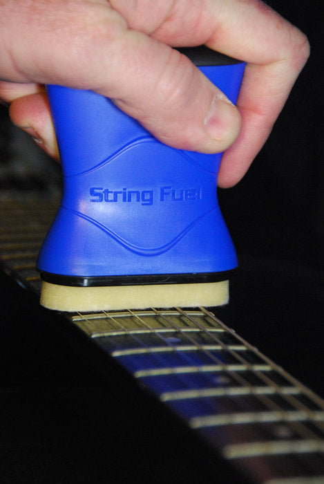 Nettoyant et lubrifiant pour cordes MusicNomad String Fuel