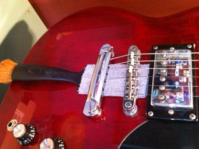 MusicNomad Nomad Tool for Cleaning Guitar