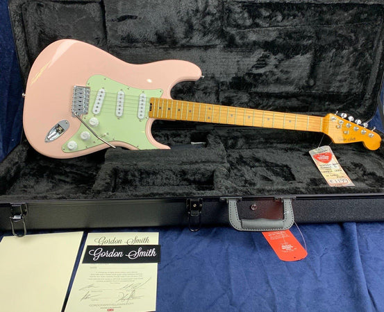Gordon Smith Classic S Maple Neck SSS in Shell Pink Hard Case